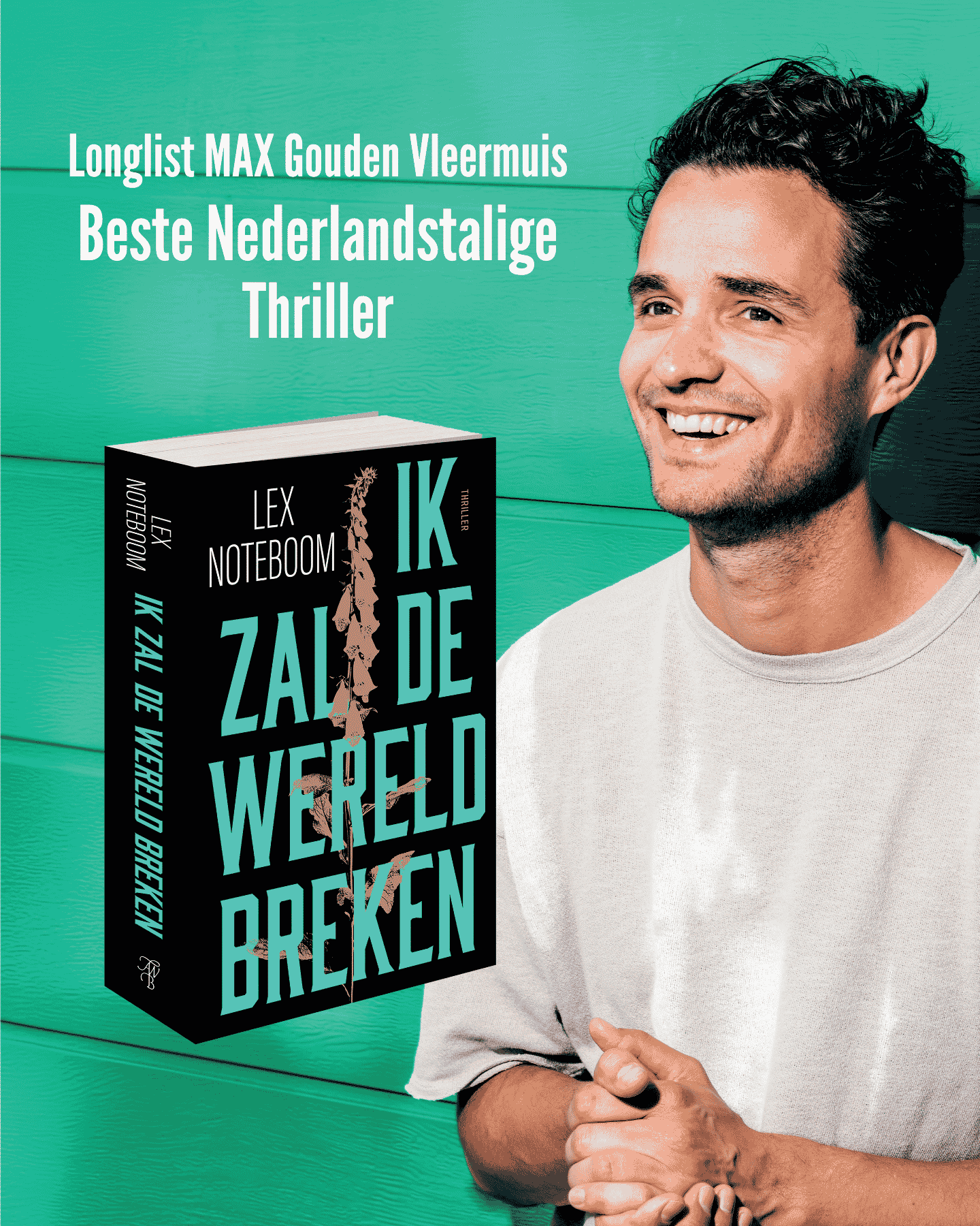 Witte man met wit shirt aan de rechterkant. Links een boek om slag met een tekst ik zal de wereld breken